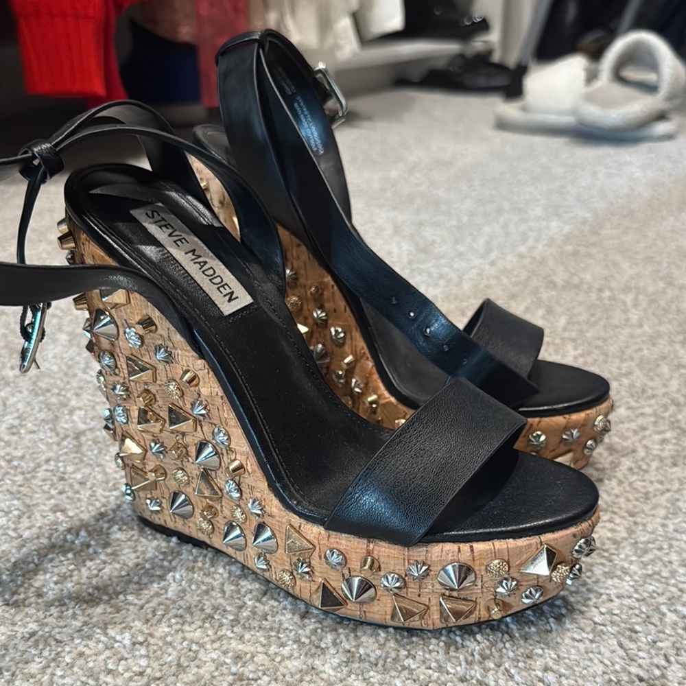 Steve Madden Black Wedge Sandals with Studded Platform
